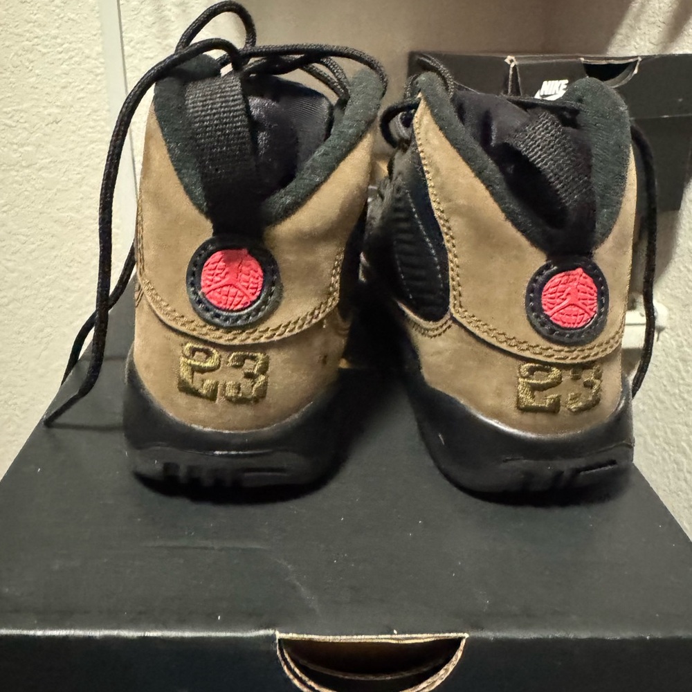 Kids Jordan 9